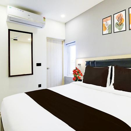 Townhouse Aarav Business Hotel Hyderabad Exterior foto