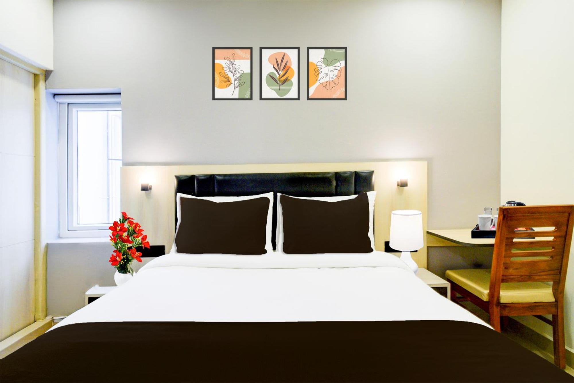 Townhouse Aarav Business Hotel Hyderabad Exterior foto
