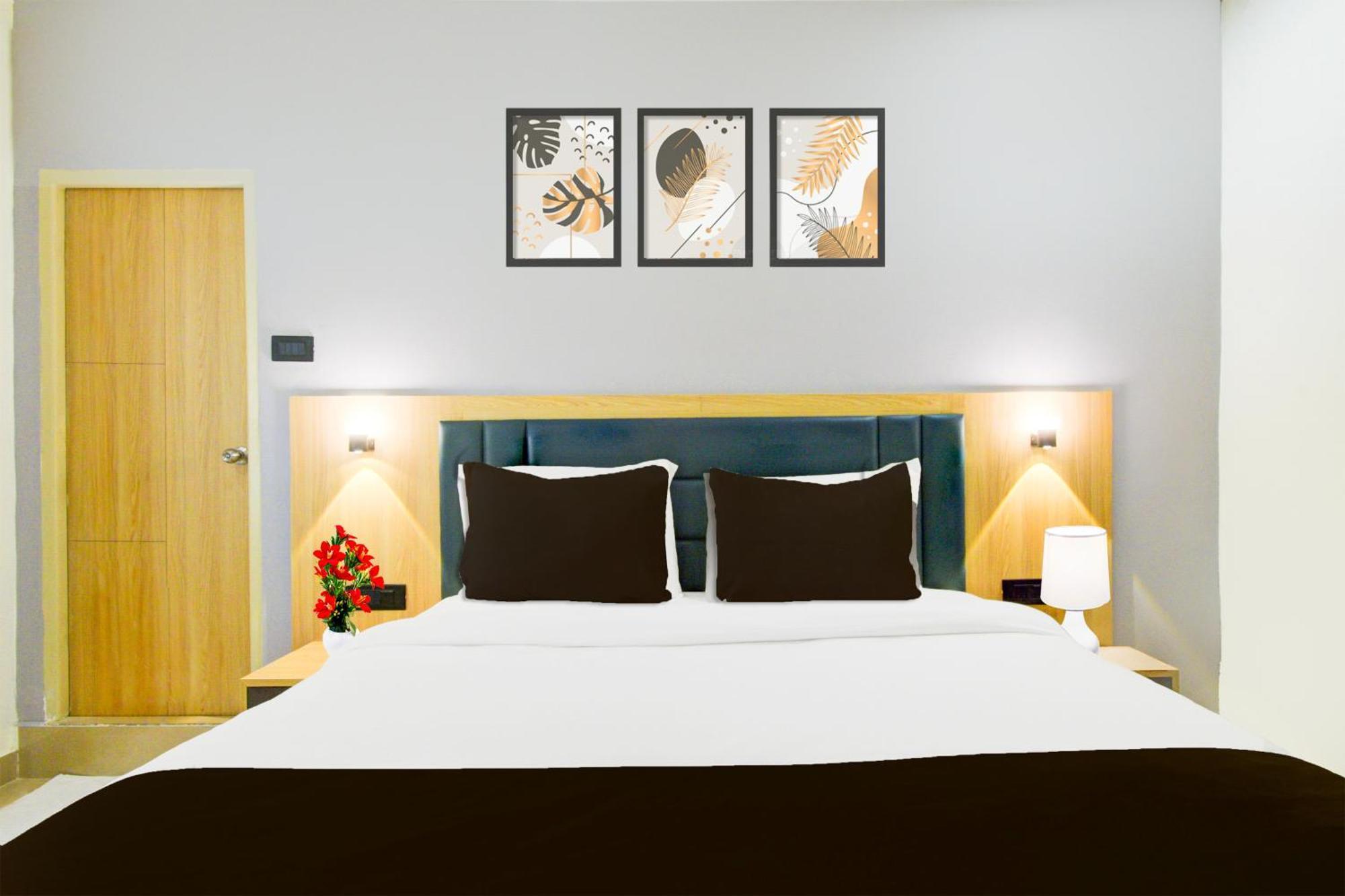 Townhouse Aarav Business Hotel Hyderabad Exterior foto